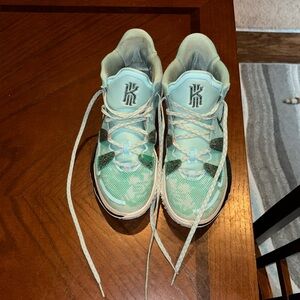 Nike- Kyrie 7 “Copa”